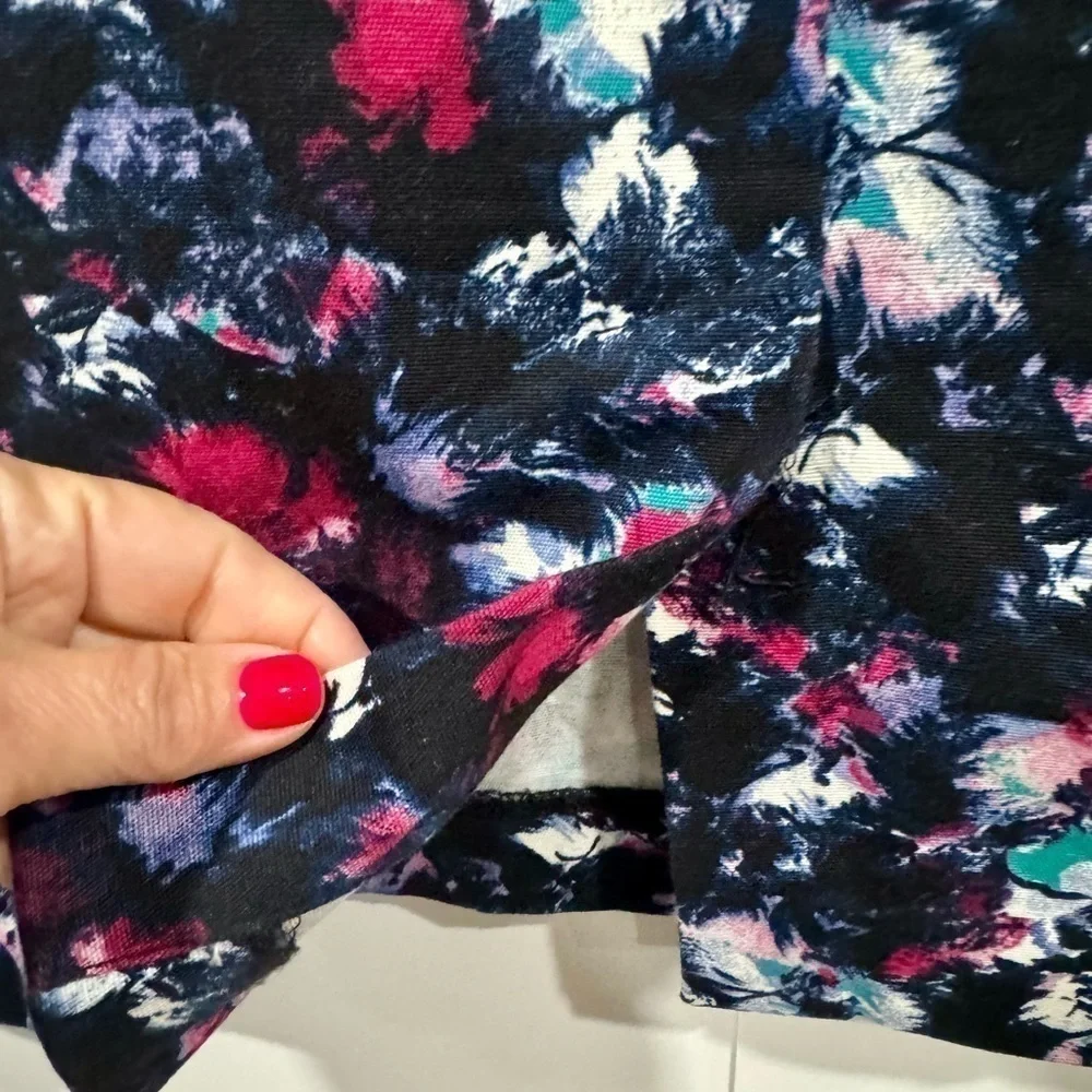 Talbots Pencil Skirt Cotton Blend Classic Workwear Back Zip Slit Floral Size 12